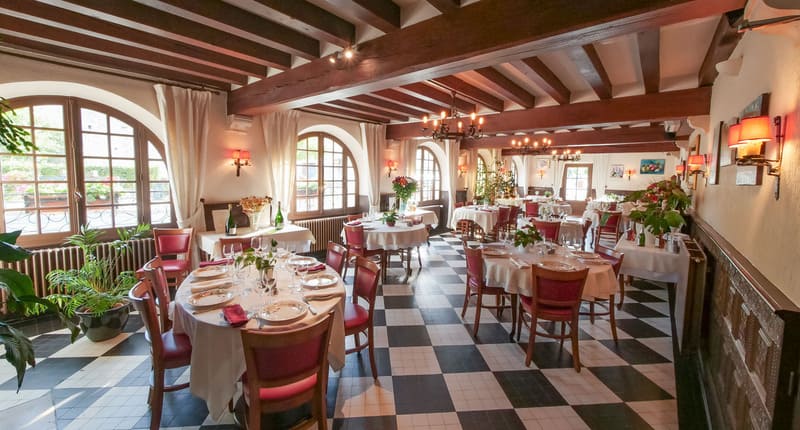 Quelles sont les caractéristiques d'un restaurant traditionnel, Châtillon-Coligny